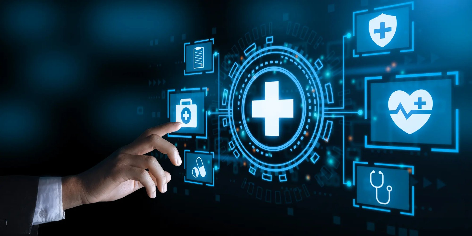 Persona interactuando con un panel sobre salud